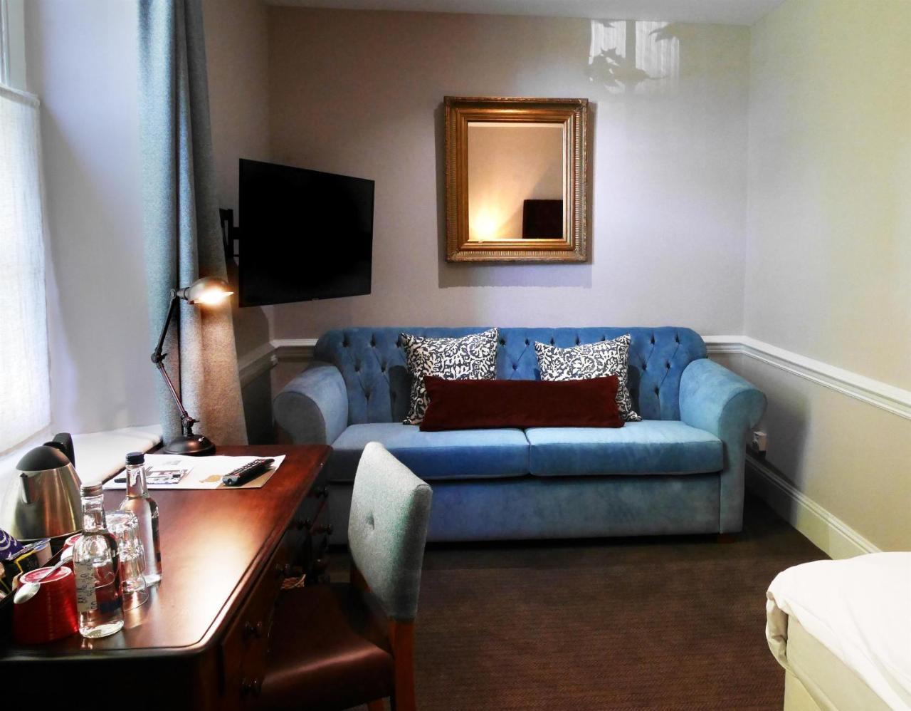 The Fleece Hotel Witney Exterior photo