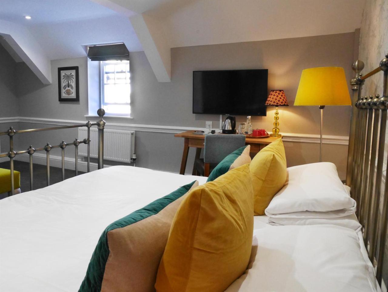 The Fleece Hotel Witney Exterior photo